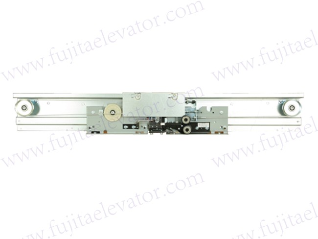 Mitsubishi type center opening landing door device