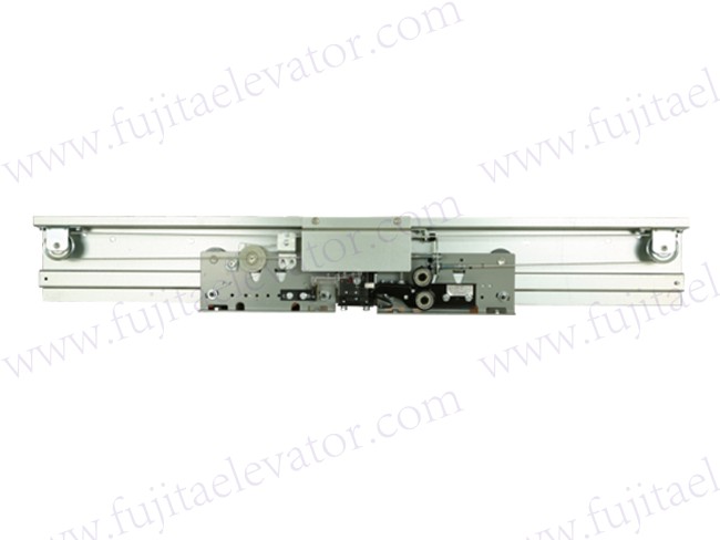 Mitsubishi type center opening landing door device