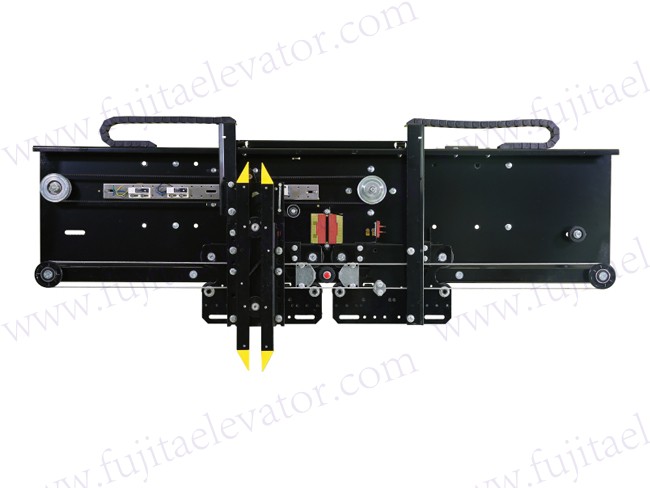 Selcom type center opening car door device